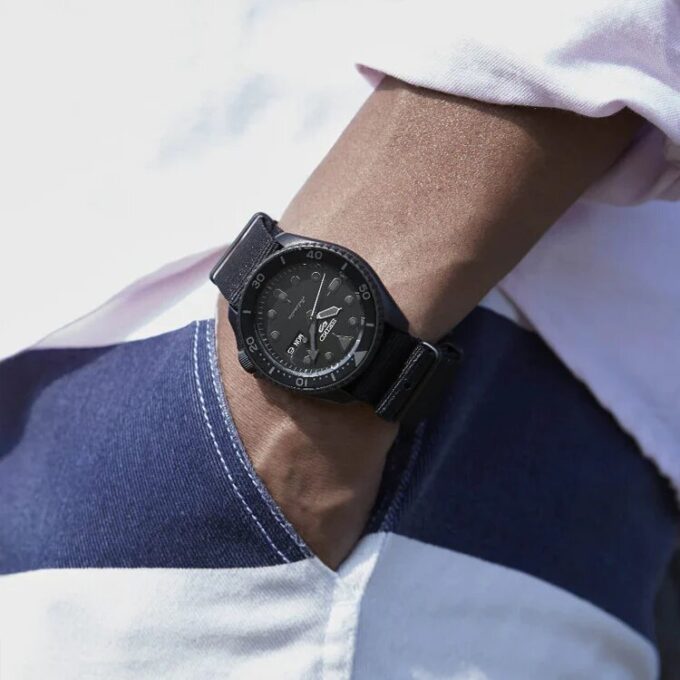 5 Sports Mechanical Gris Negro