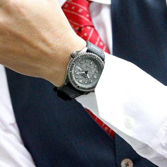 Reloj mecánico automático retro de la serie n.º 5, resistente al agua, gris y negro