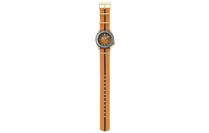 Reloj mecánico crossover de edición limitada de la serie Naruto, amarillo