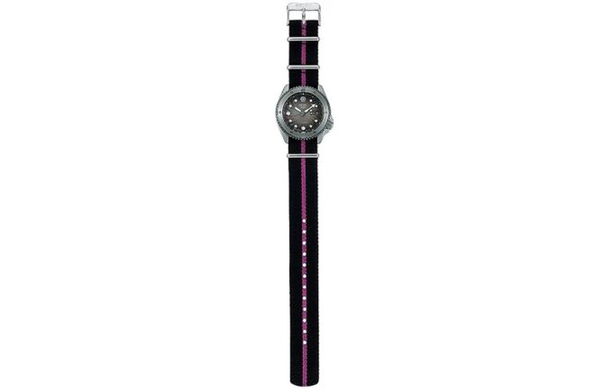 Reloj mecánico crossover de edición limitada de la serie Naruto, negro
