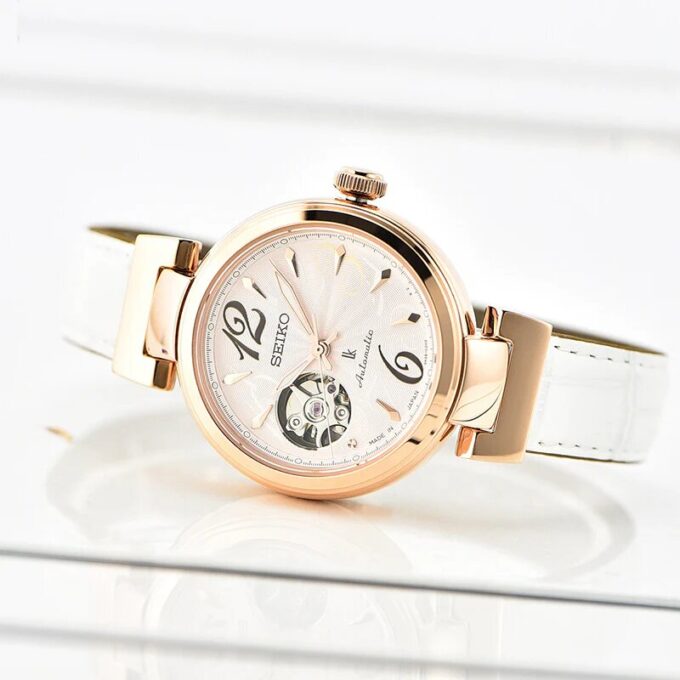 Reloj mecánico de la serie Lukia de Japón