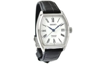 Serie de relojes mecánicos blancos