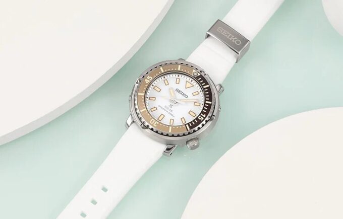 Serie Prospex Solar Quartzes Edición Limitada de Navidad Blanco